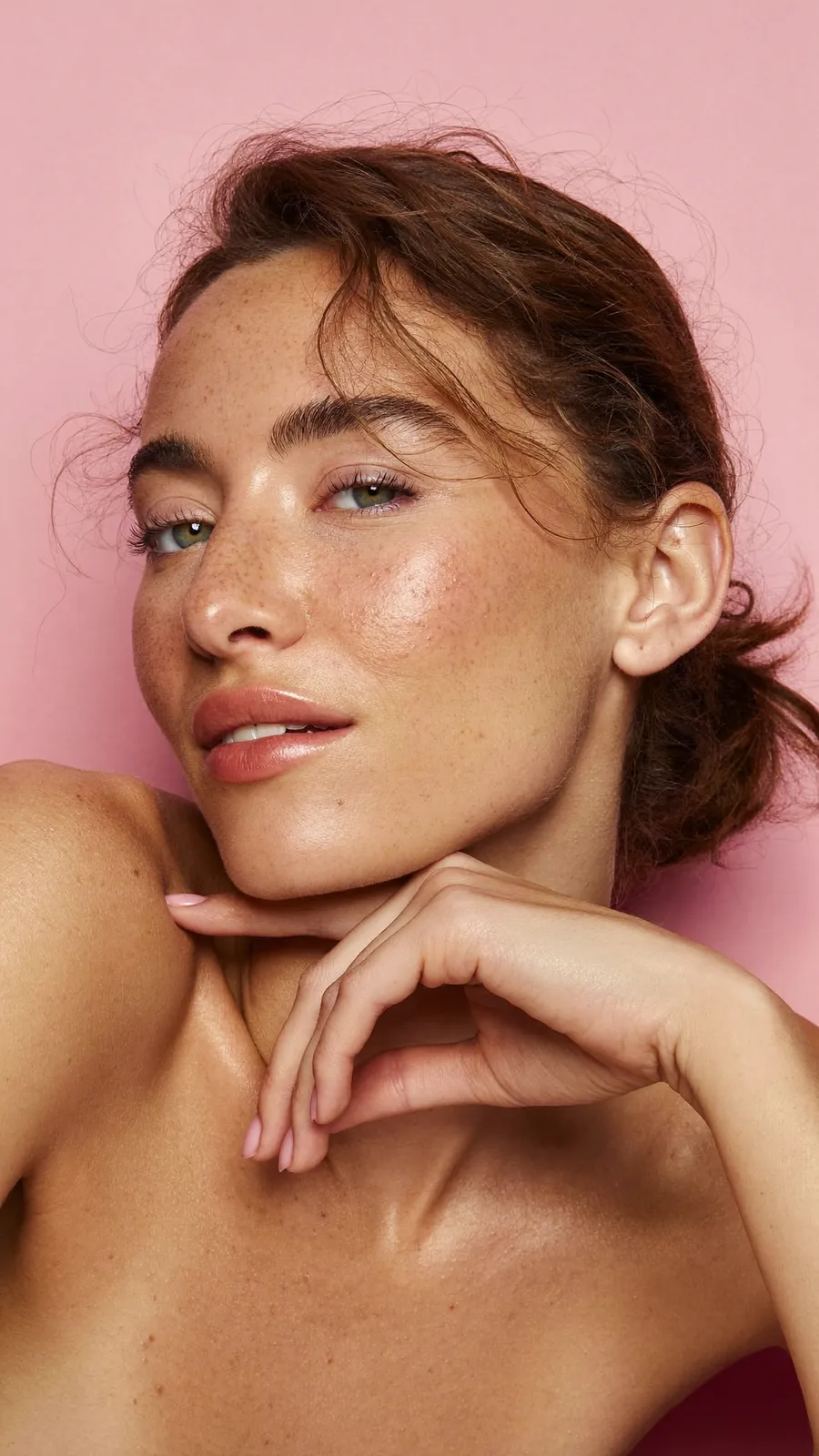 Un visage à la peau lumineuse